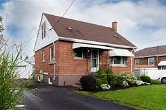 212 EAST 32ND Street LOWER, Hamilton, ON L8V 3S4
