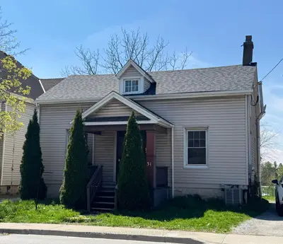 Duplex in Thorold