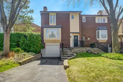 32 Gillespie Crescent, Hunt Club - Windsor Park Village And Area, On K1v 9x8