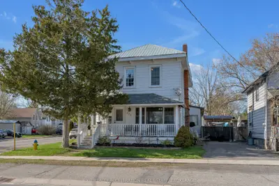 Detached in Deseronto