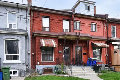 Att/Row/Townhouse in Hamilton