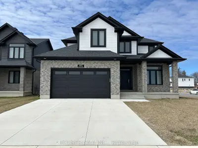 Detached in Plympton-Wyoming