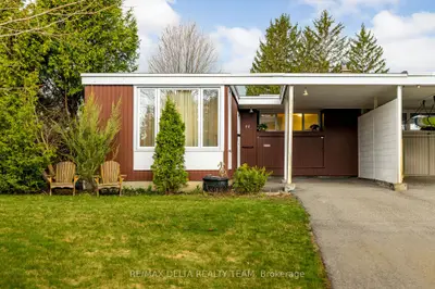 Semi-Detached in Crystal Bay - Rocky Point - Bayshore