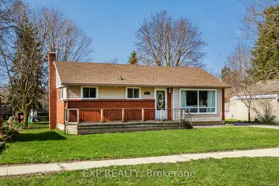Detached in Minto