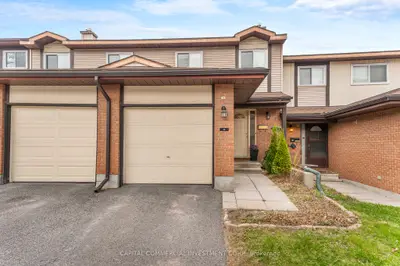 Condo Townhouse in Kanata