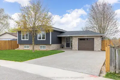 Detached in Niagara Falls