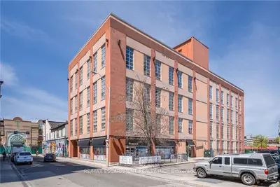 Condo Apartment in Hamilton