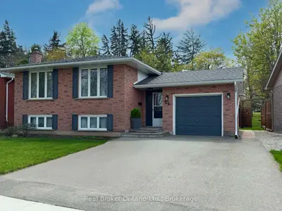 Detached in Brantford