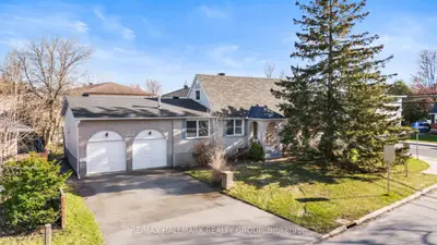 Fourplex in Blossom Park - Airport and Area
