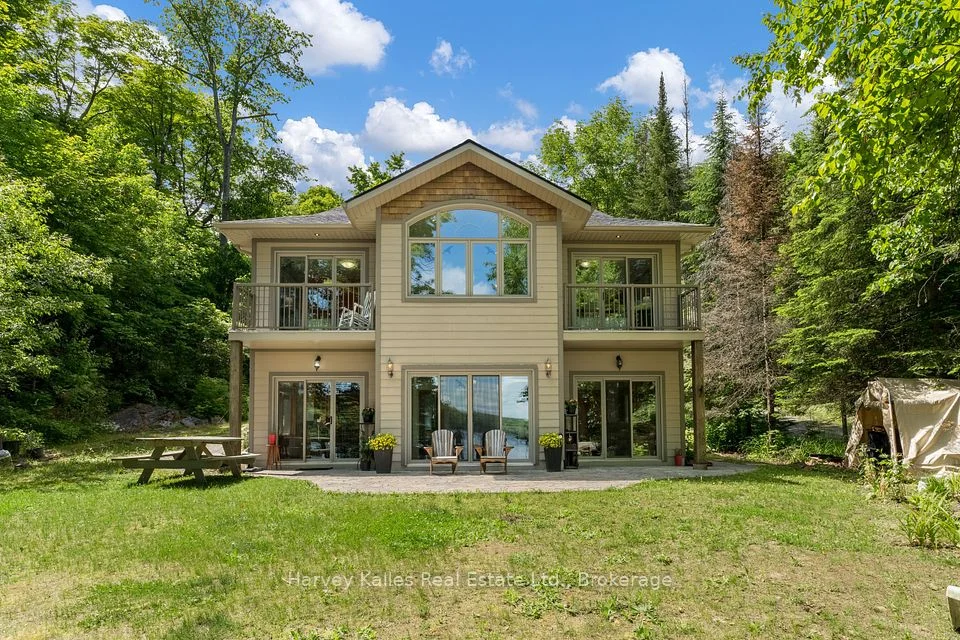 1161 SANDWOOD Road 9, Muskoka Lakes, ON P0B 1M0