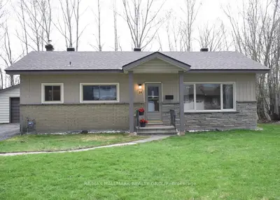 Detached in South of Baseline to Knoxdale