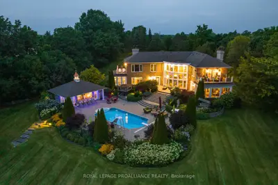 Detached in Prince Edward County