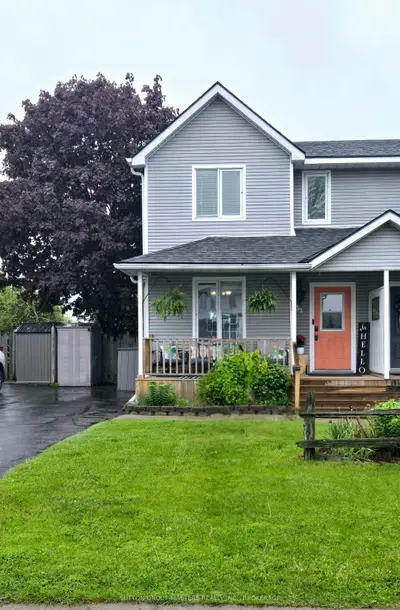 Semi-Detached in Loyalist