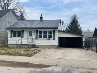 Detached in Owen Sound