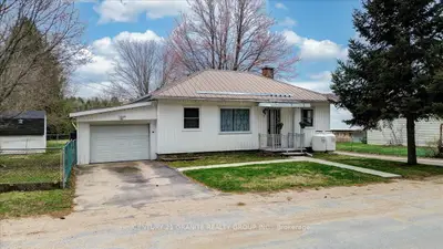 Detached in Bancroft