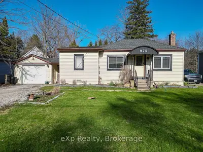 Detached in Owen Sound