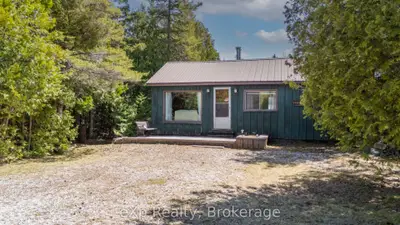 Detached in Northern Bruce Peninsula