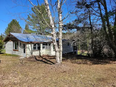 Detached in Addington Highlands