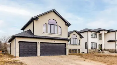 Detached in Amherstburg