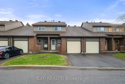 Condo Townhouse in Blackburn Hamlet