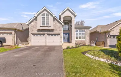 Detached in Brantford