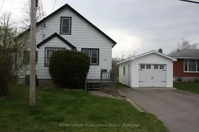 Detached in Belleville
