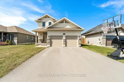 Detached in Belleville