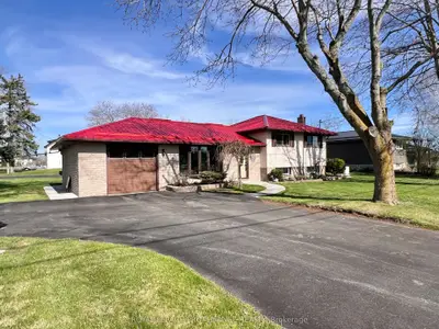 Detached in Belleville