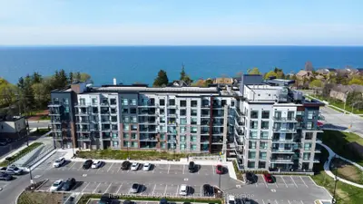 Condo Apartment in Hamilton