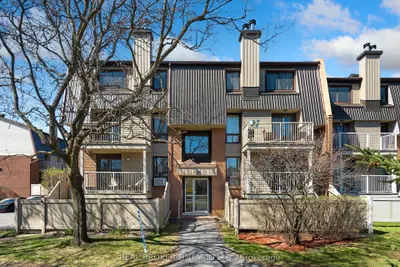 Condo Townhouse in Barrhaven