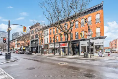 Att/Row/Townhouse in Hamilton