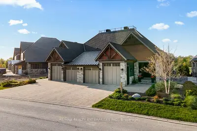 Semi-Detached Condo in Blue Mountains