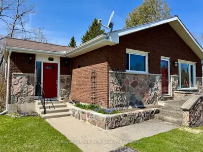 Detached in Northern Bruce Peninsula