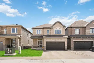 Detached in Barrhaven