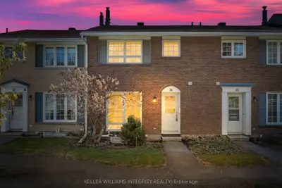 Condo Townhouse in Beacon Hill North - South and Area