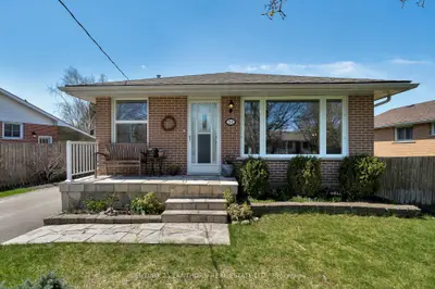 Detached in Belleville