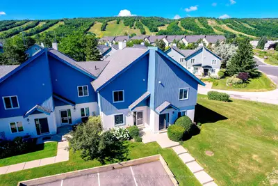 Condo Townhouse in Blue Mountains