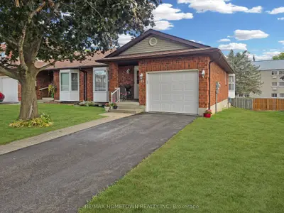 Att/Row/Townhouse in Brockville