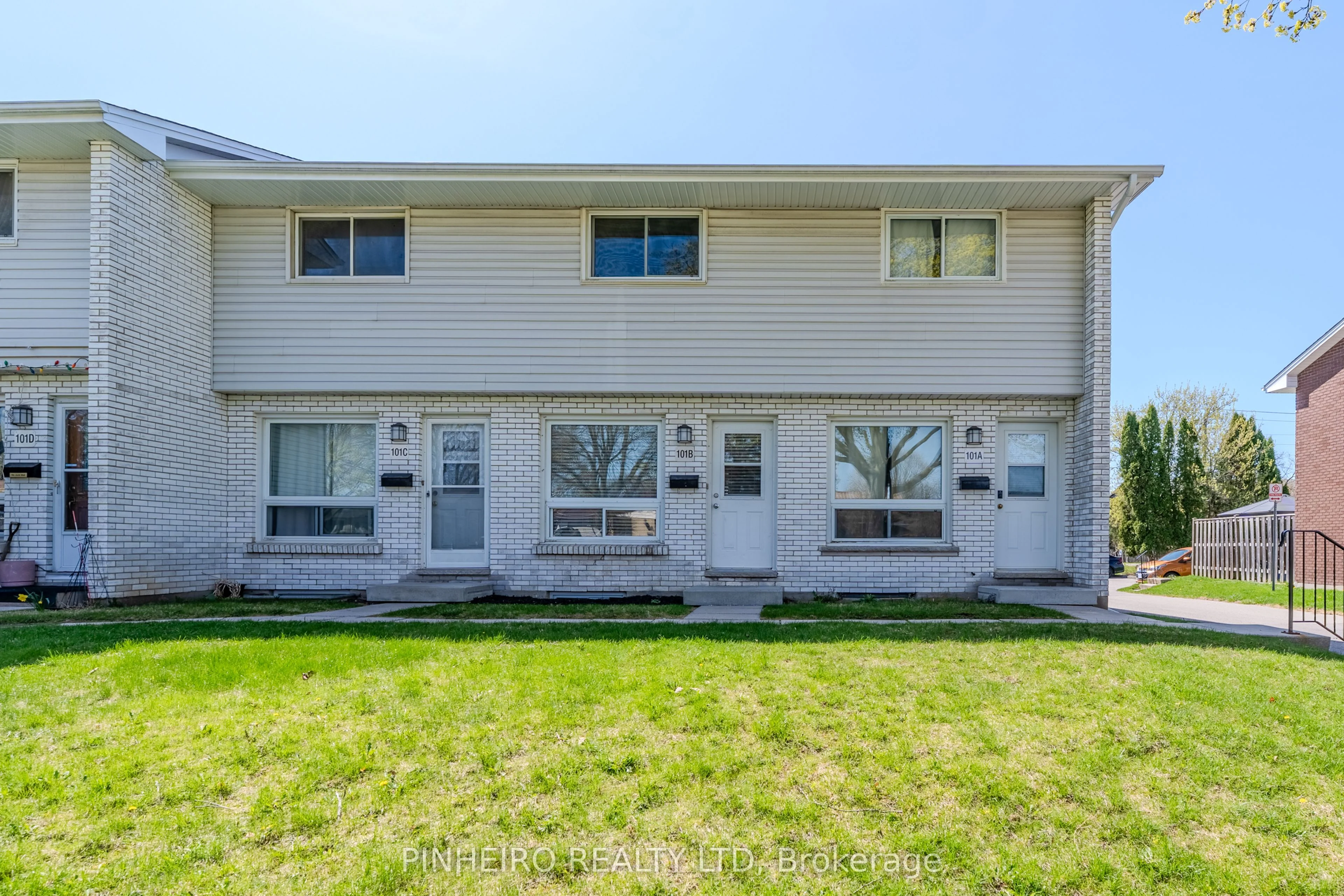Condo Townhouse in London East