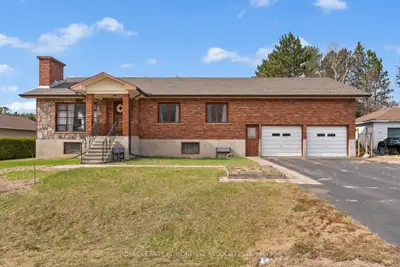 Detached in Laurentian Hills
