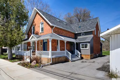 Detached in Westport