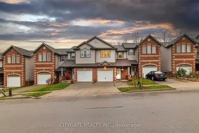 Att/Row/Townhouse in Kitchener