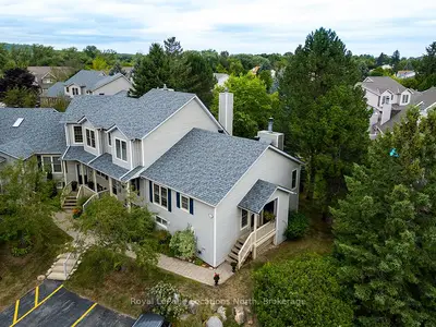 Condo Townhouse in Blue Mountains