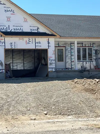 Att/Row/Townhouse in West Grey