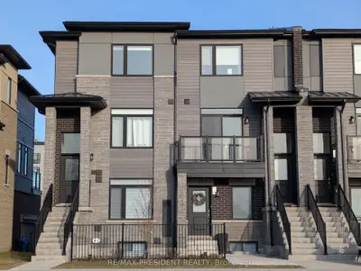 Condo Townhouse in Hamilton