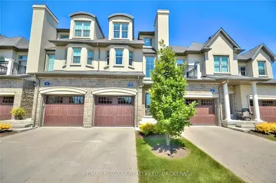 Condo Townhouse in Niagara-on-the-Lake