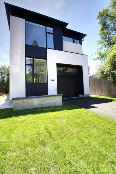 Detached in Alta Vista and Area