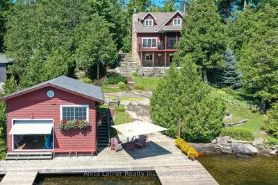 Detached in Gravenhurst