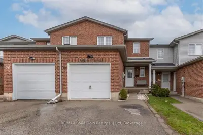 Att/Row/Townhouse in Kitchener