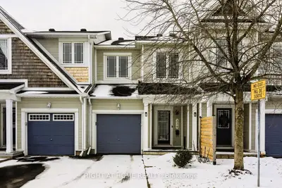 Condo Townhouse in Kanata